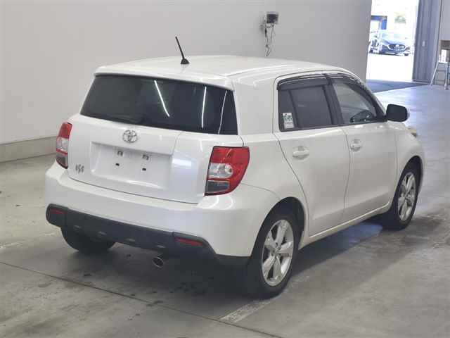 TOYOTA IST