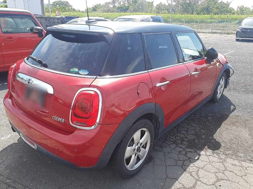 MINI HATCH