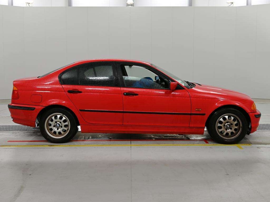 BMW 3-SERIES