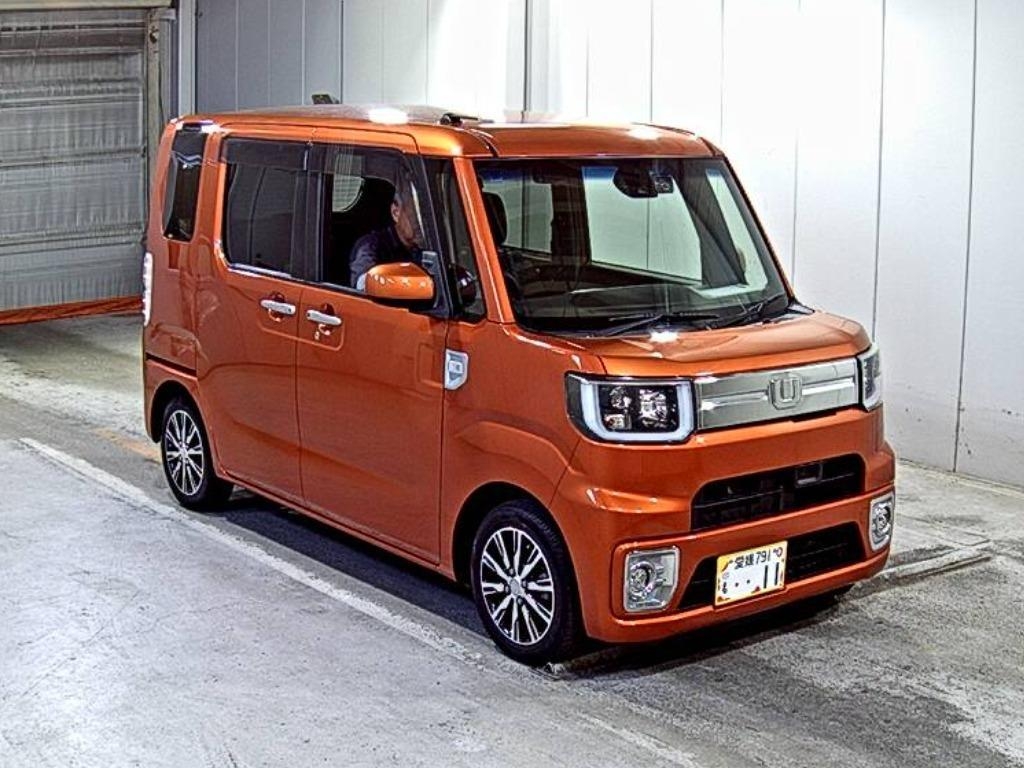 DAIHATSU WAKE