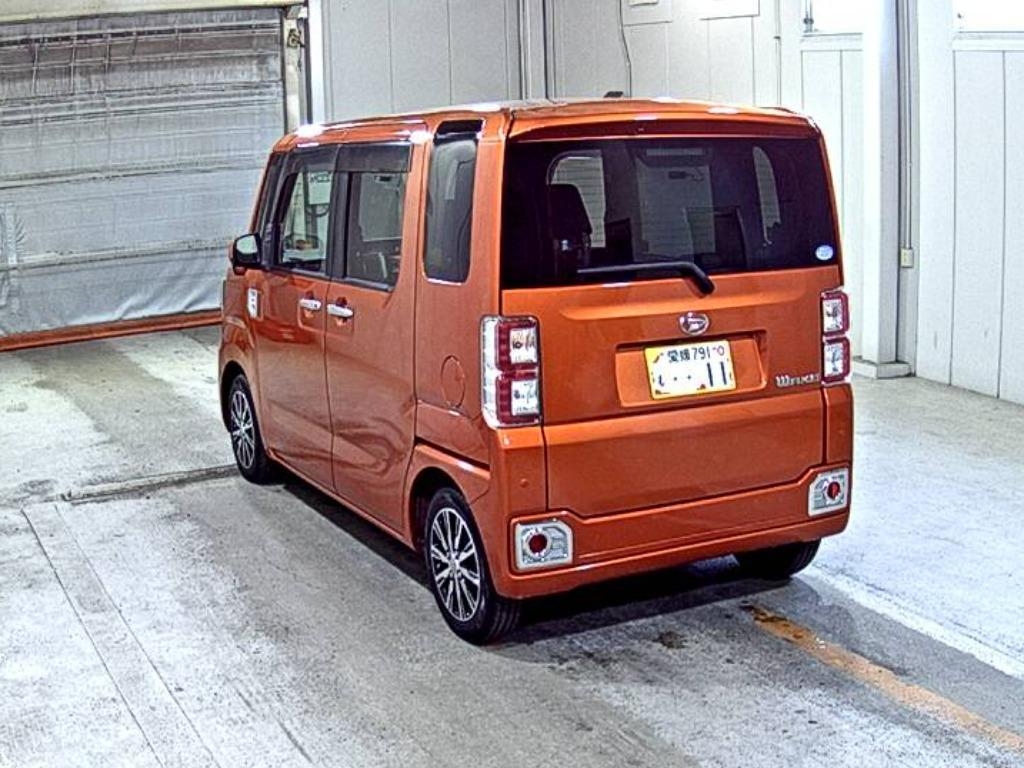 DAIHATSU WAKE