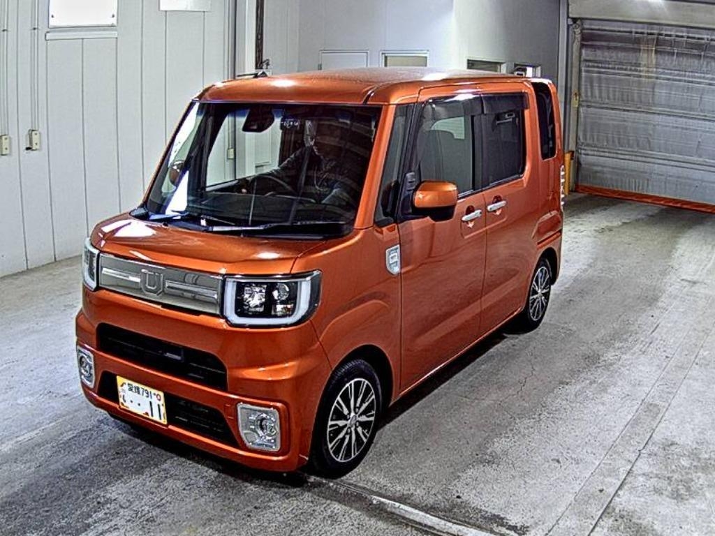 DAIHATSU WAKE