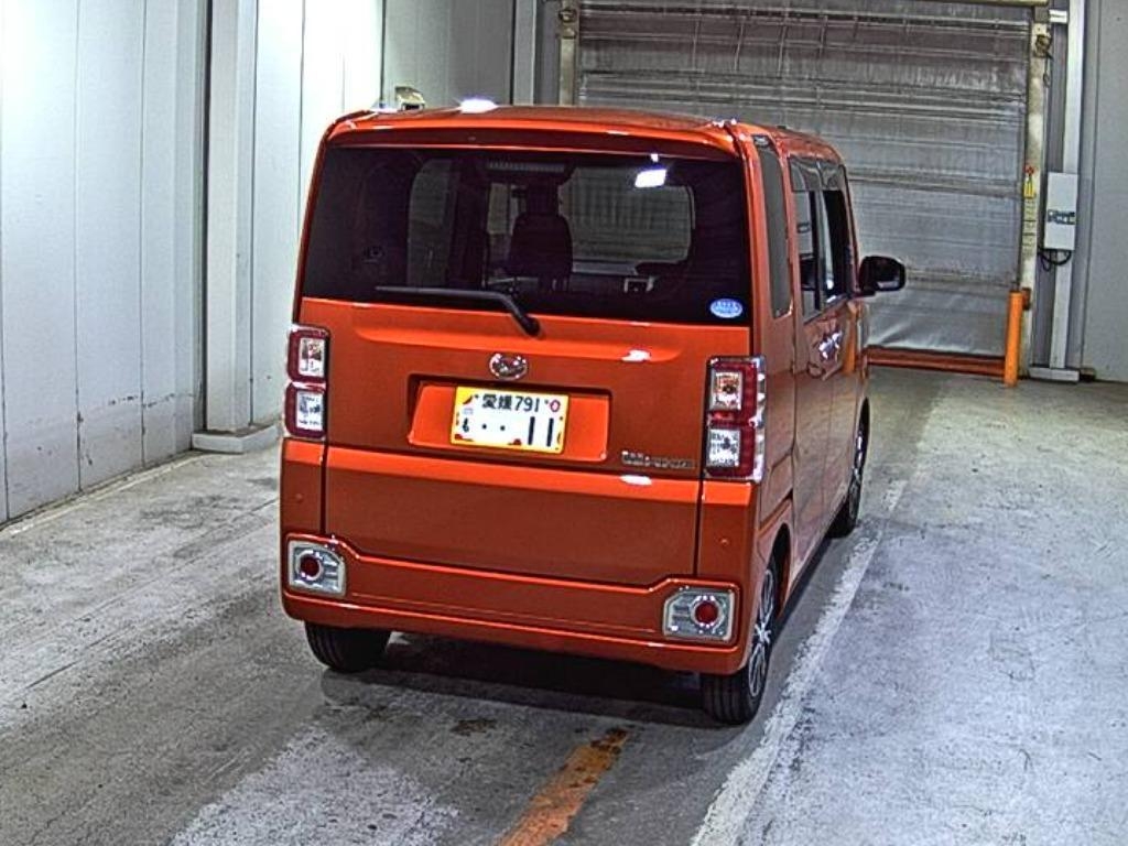 DAIHATSU WAKE