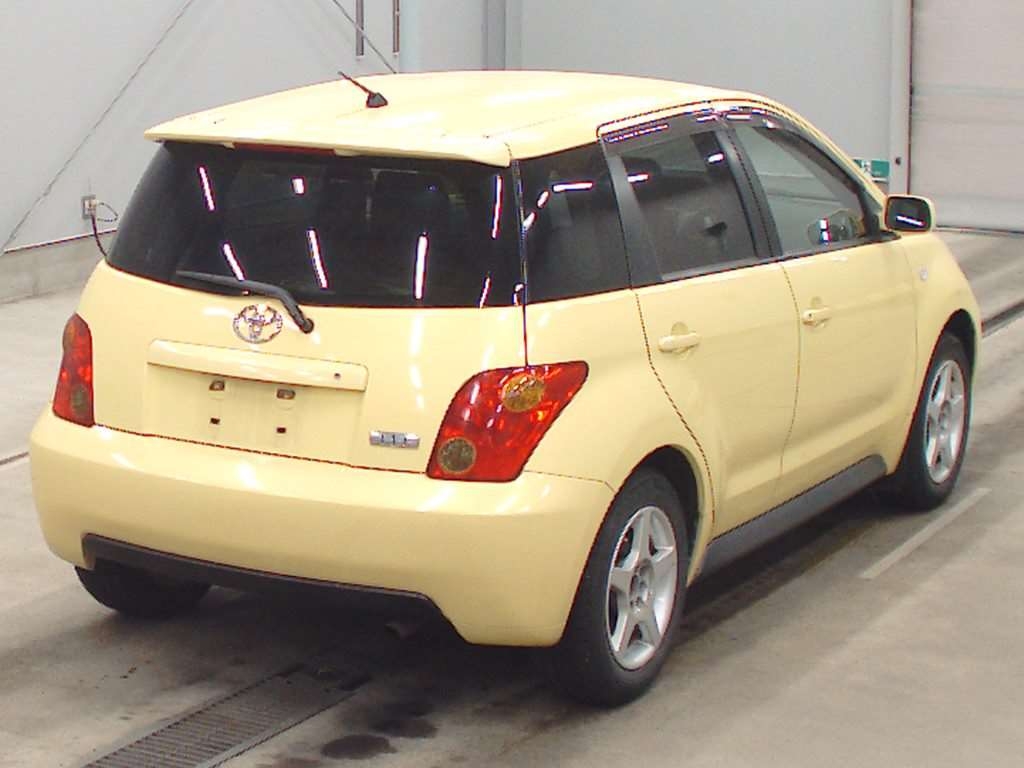 TOYOTA IST