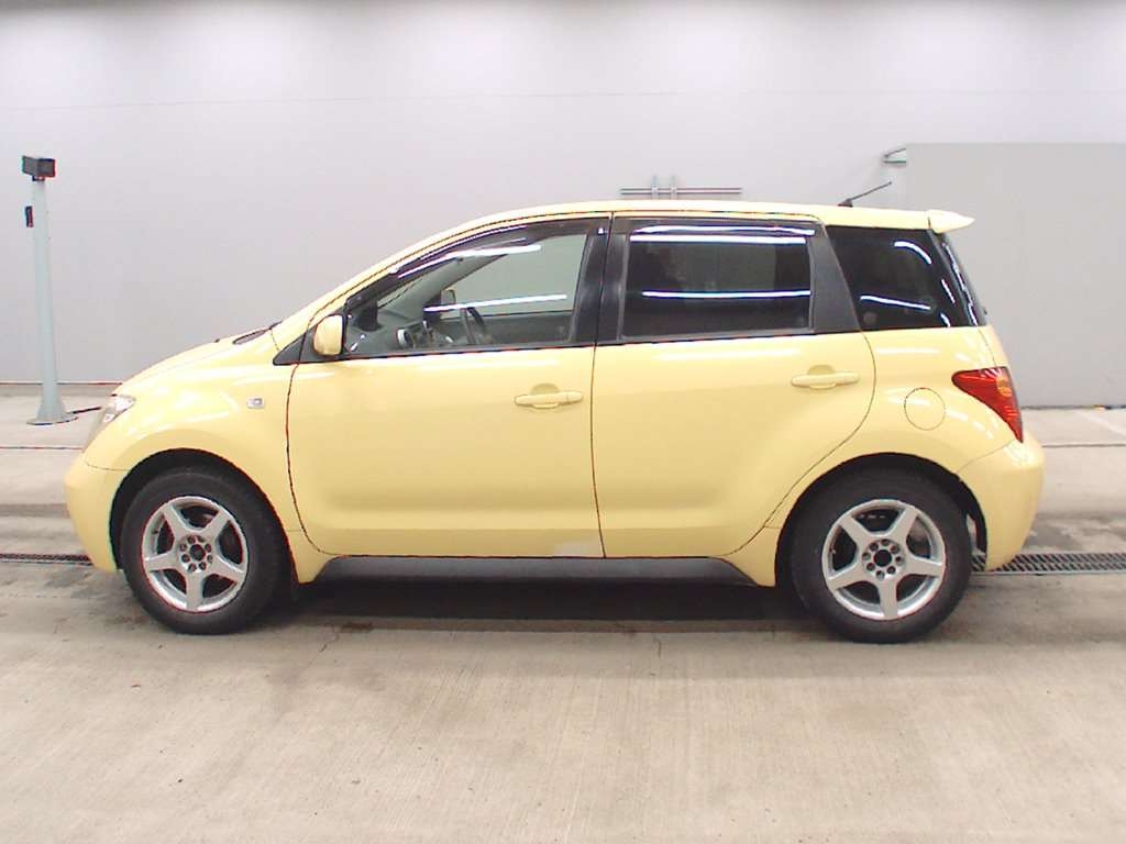 TOYOTA IST