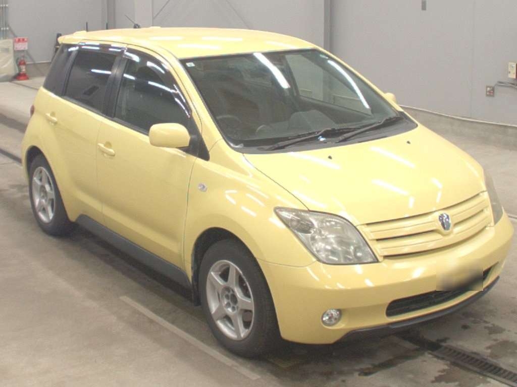 TOYOTA IST