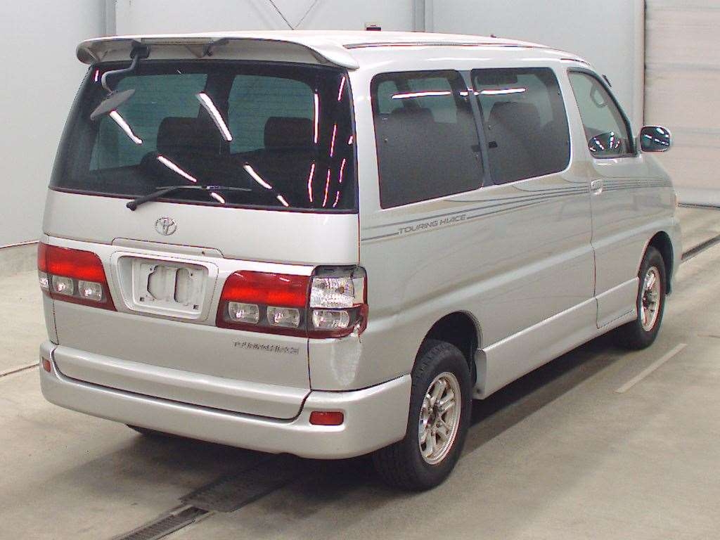 TOYOTA TOURING HIACE