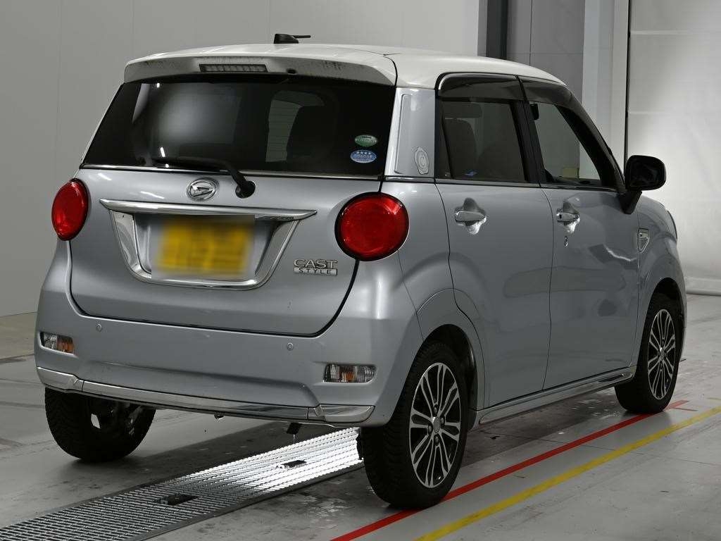 DAIHATSU CAST