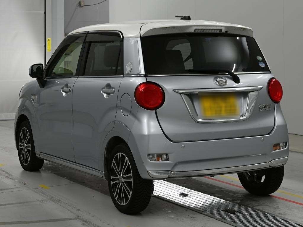 DAIHATSU CAST