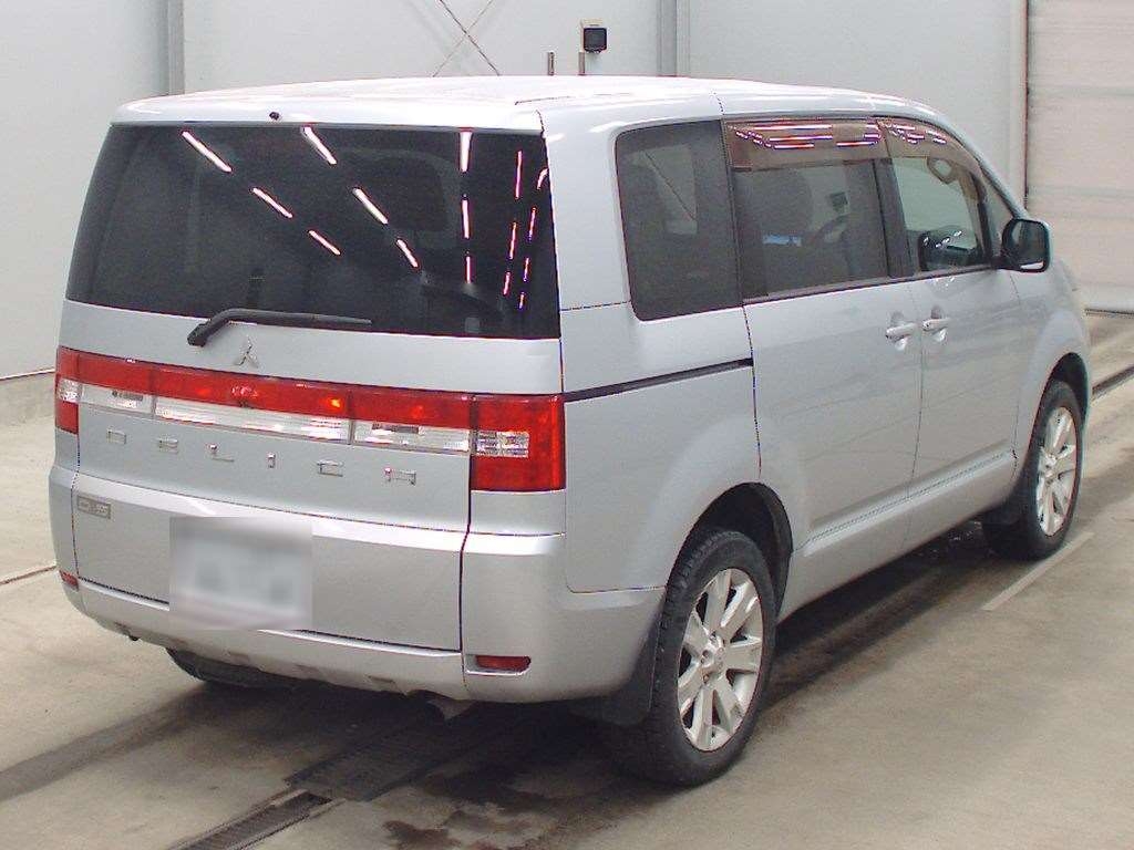 MITSUBISHI DELICA D:5