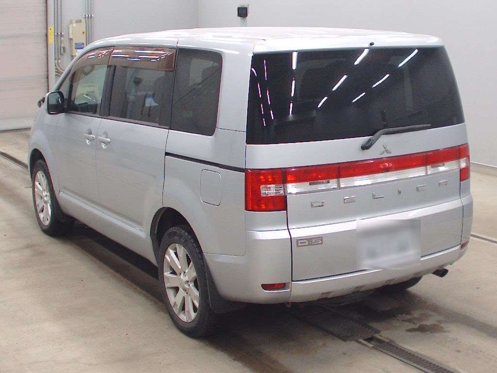 MITSUBISHI DELICA D:5