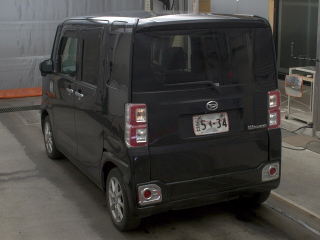 DAIHATSU WAKE