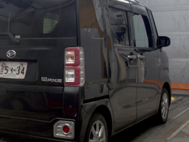 DAIHATSU WAKE