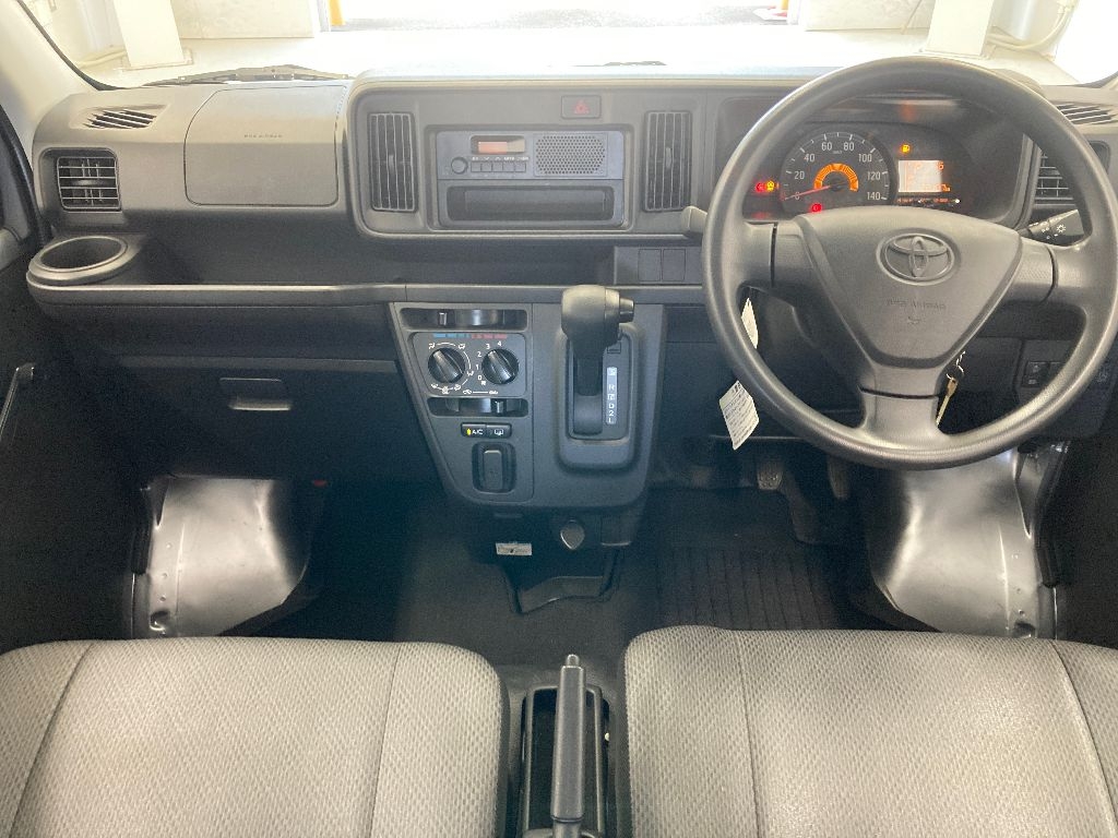 TOYOTA PIXIS VAN