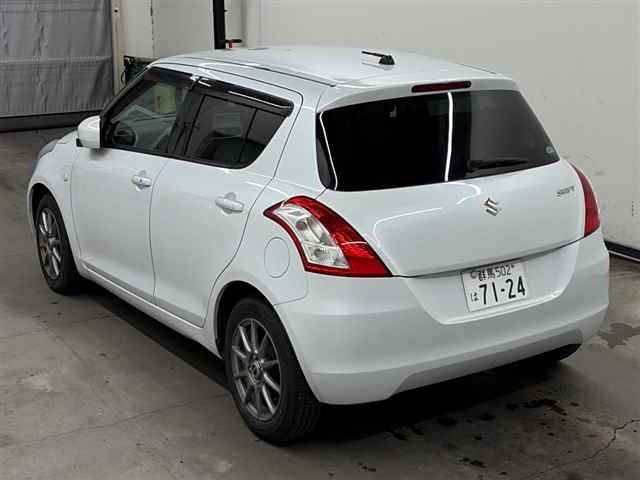 SUZUKI SWIFT