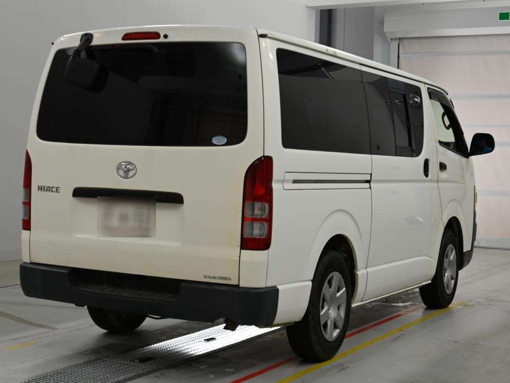 TOYOTA REGIUS ACE