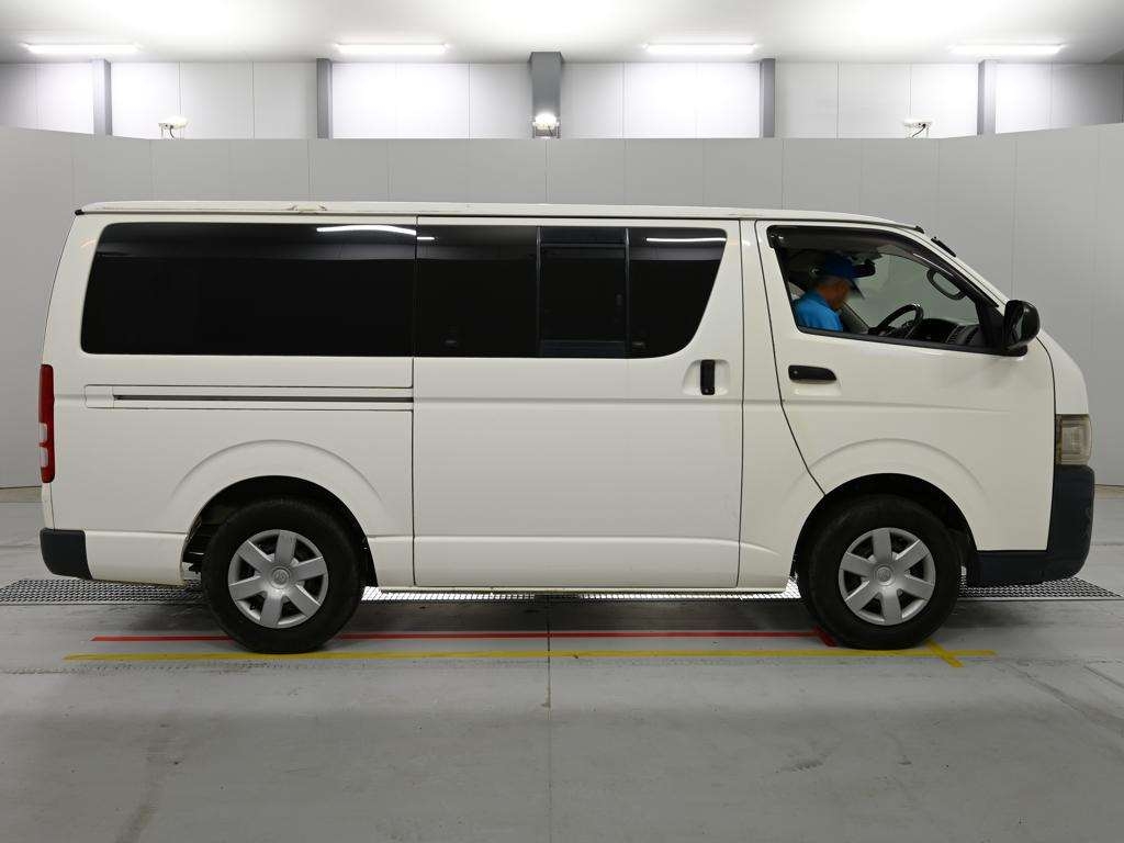 TOYOTA REGIUS ACE