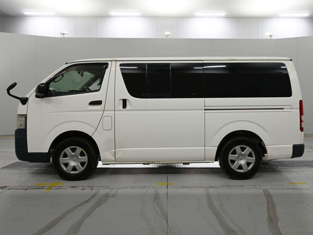 TOYOTA REGIUS ACE