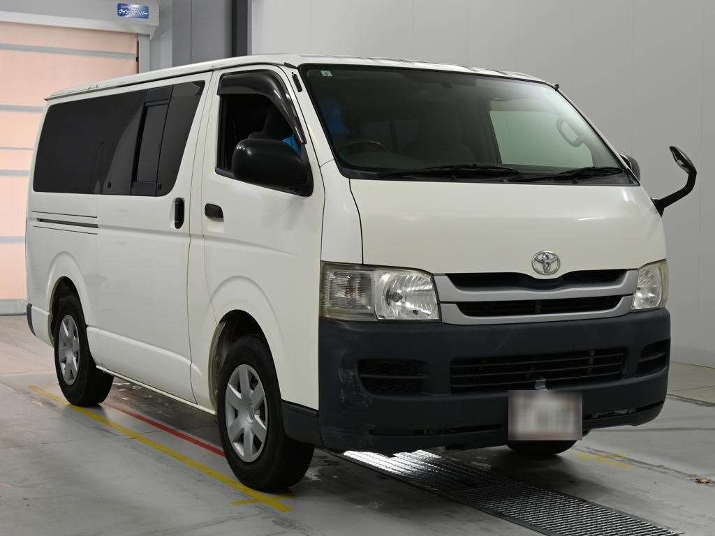 TOYOTA REGIUS ACE