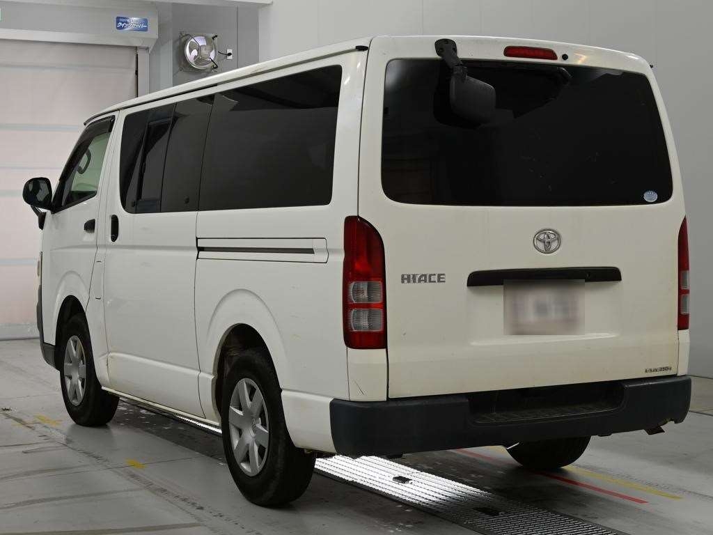 TOYOTA REGIUS ACE