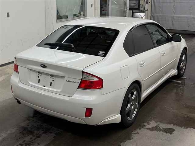SUBARU LEGACY B4