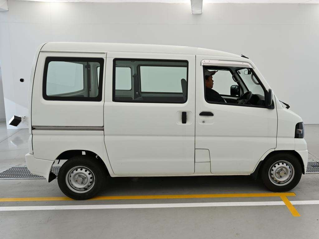 MITSUBISHI MINICAB