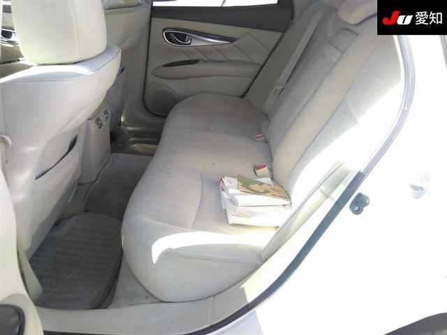 NISSAN FUGA