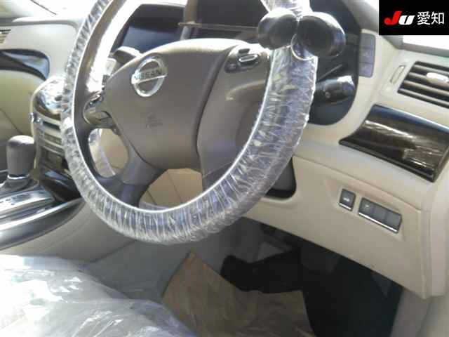 NISSAN FUGA