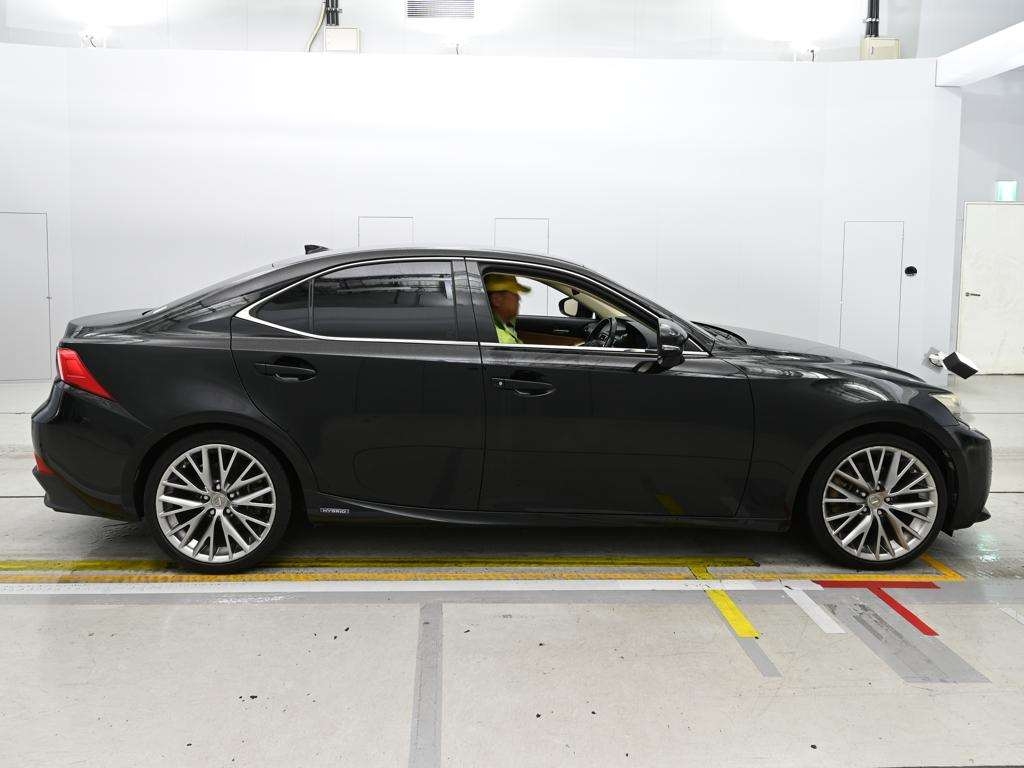 LEXUS IS300H