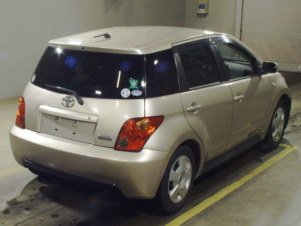 TOYOTA IST