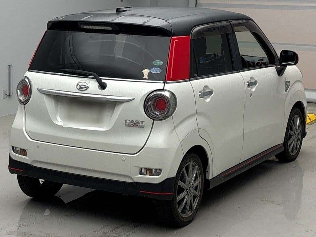 DAIHATSU CAST