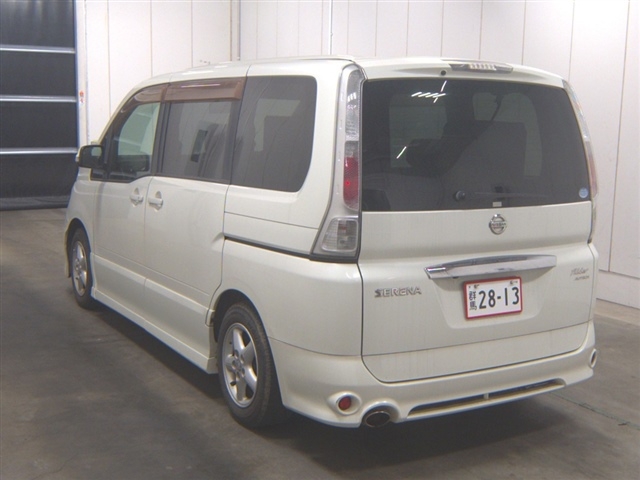 NISSAN SERENA