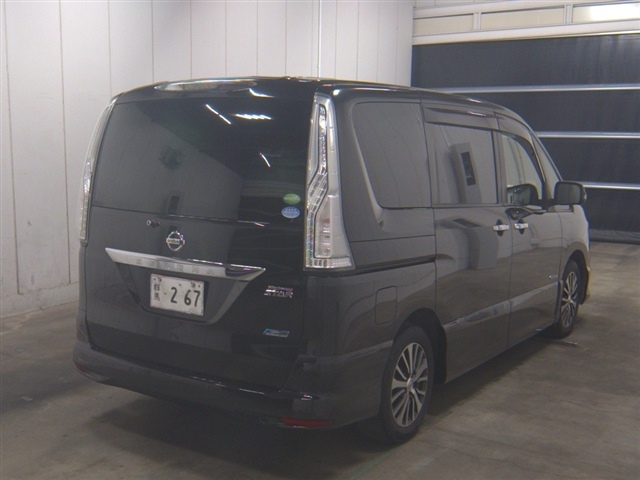 NISSAN SERENA
