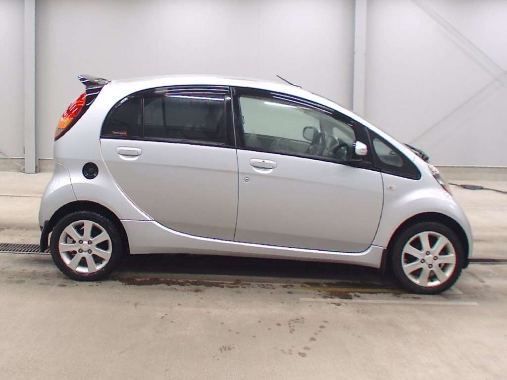 MITSUBISHI I