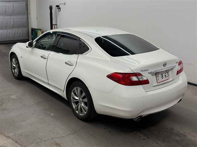 NISSAN FUGA