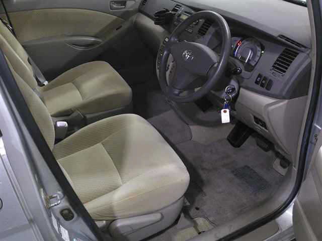 TOYOTA ISIS