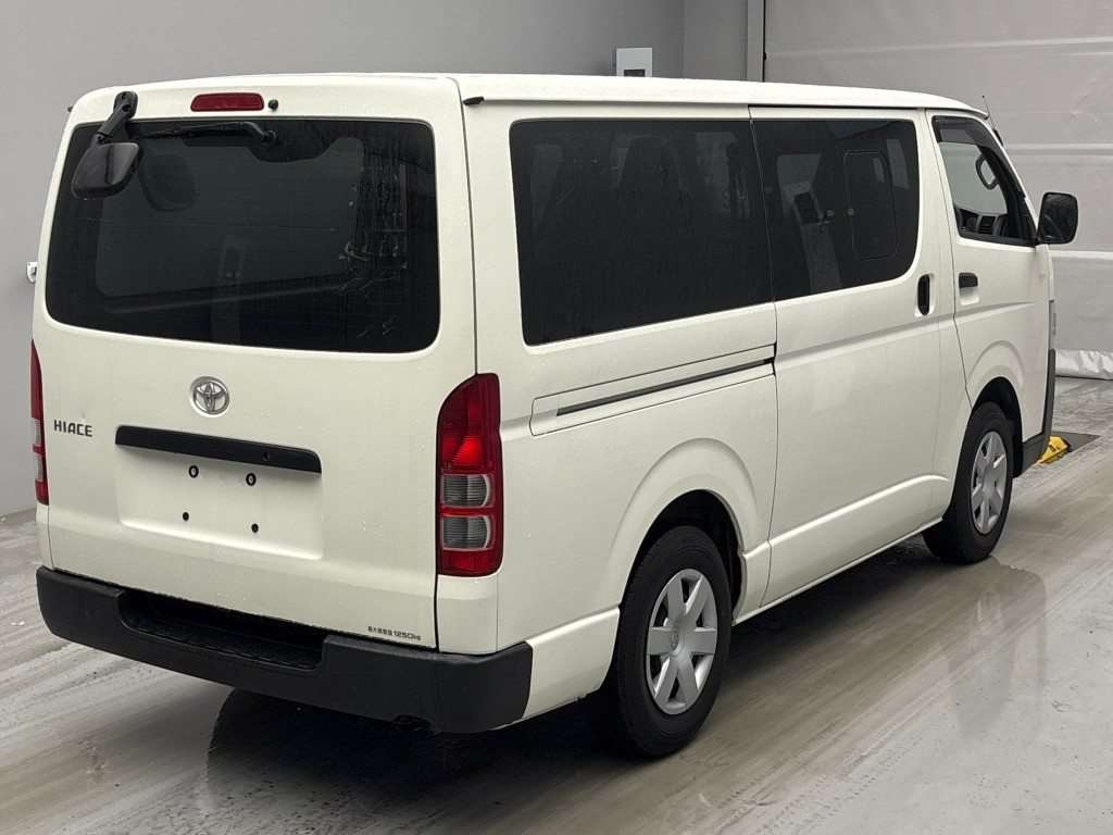TOYOTA REGIUS ACE