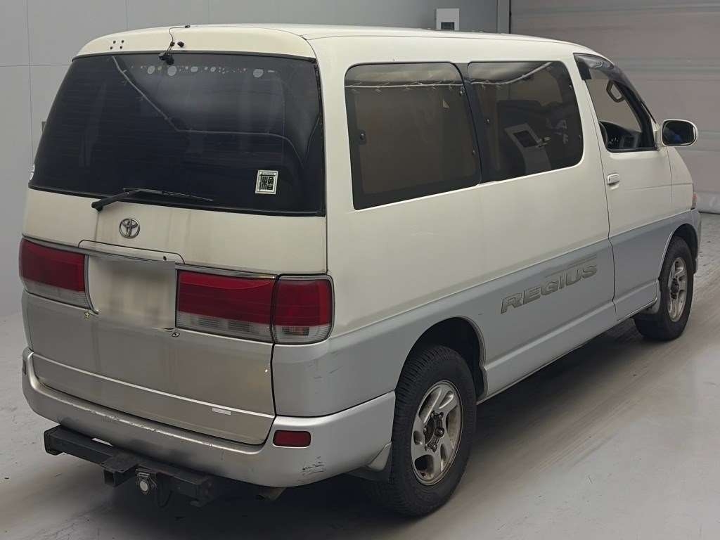 TOYOTA HIACE REGIUS