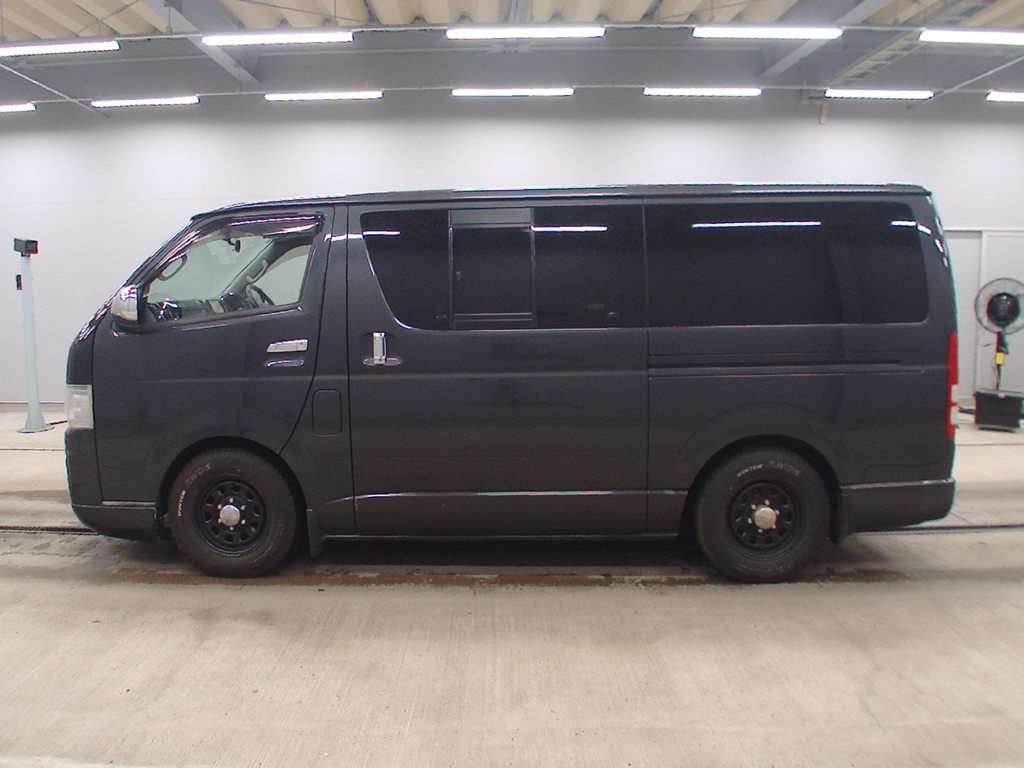 TOYOTA REGIUS ACE