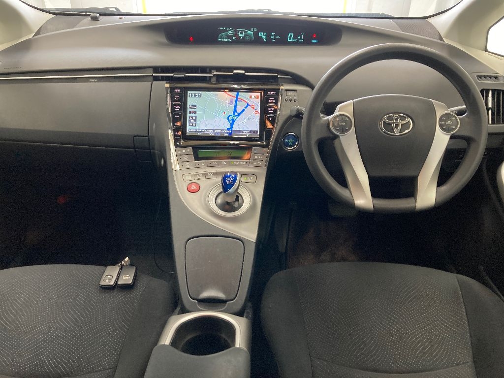 TOYOTA PRIUS