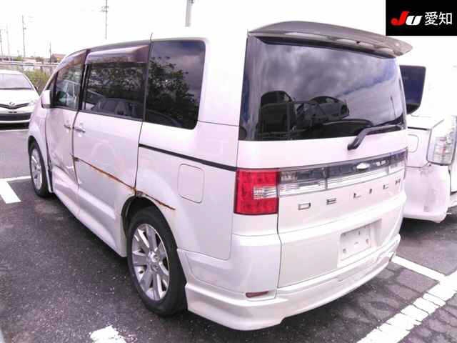MITSUBISHI DELICA D:5