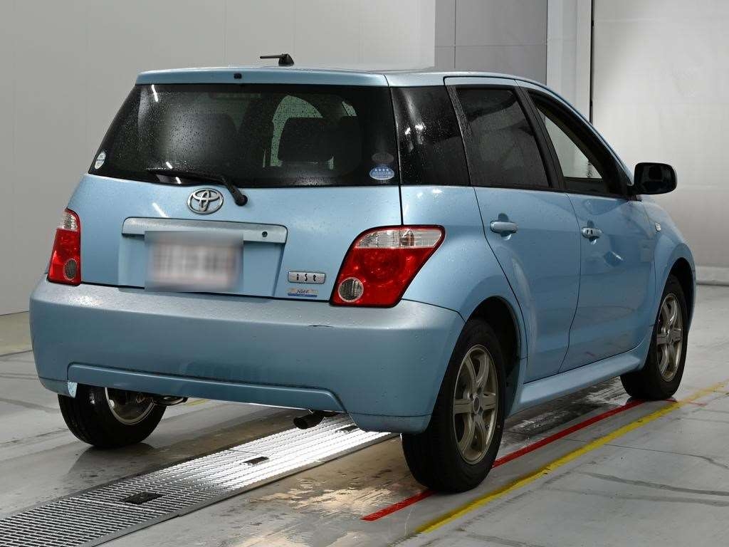 TOYOTA IST