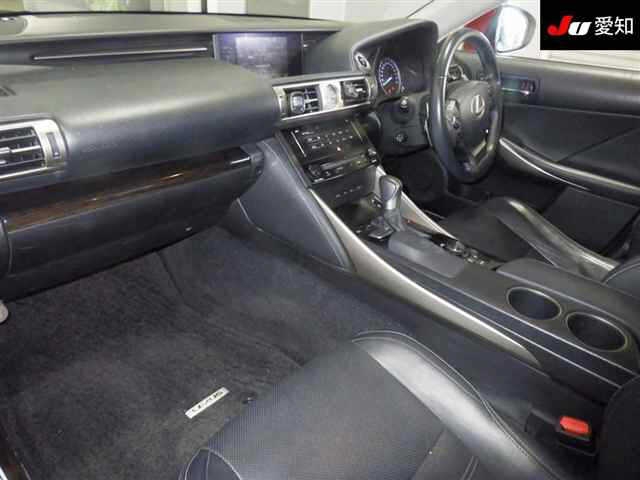 LEXUS IS300H