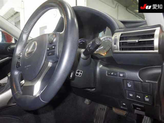 LEXUS IS300H