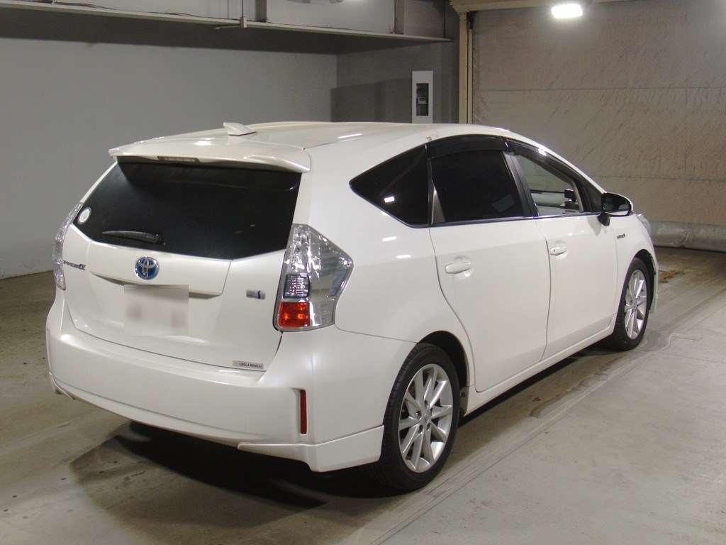 TOYOTA PRIUS ALPHA