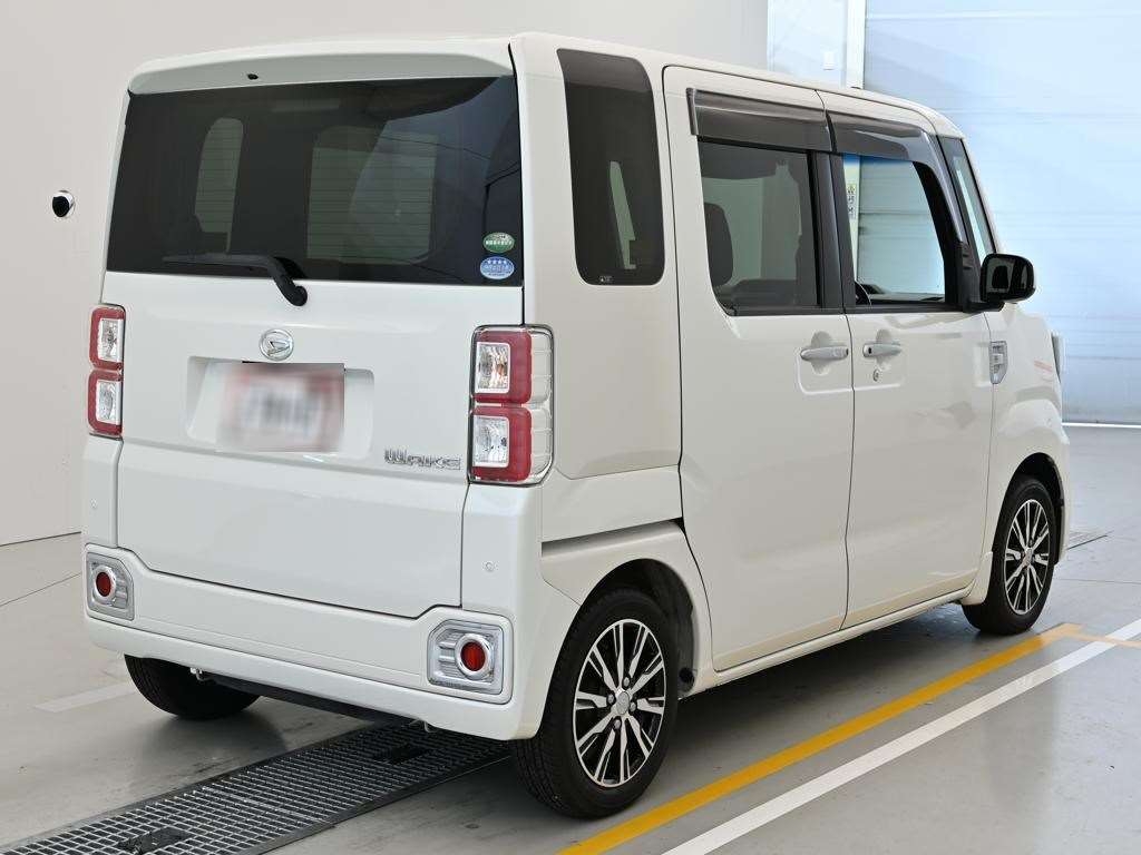 DAIHATSU WAKE
