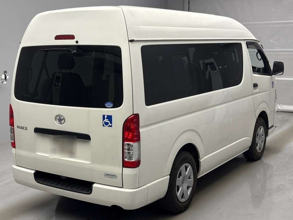 TOYOTA REGIUS ACE