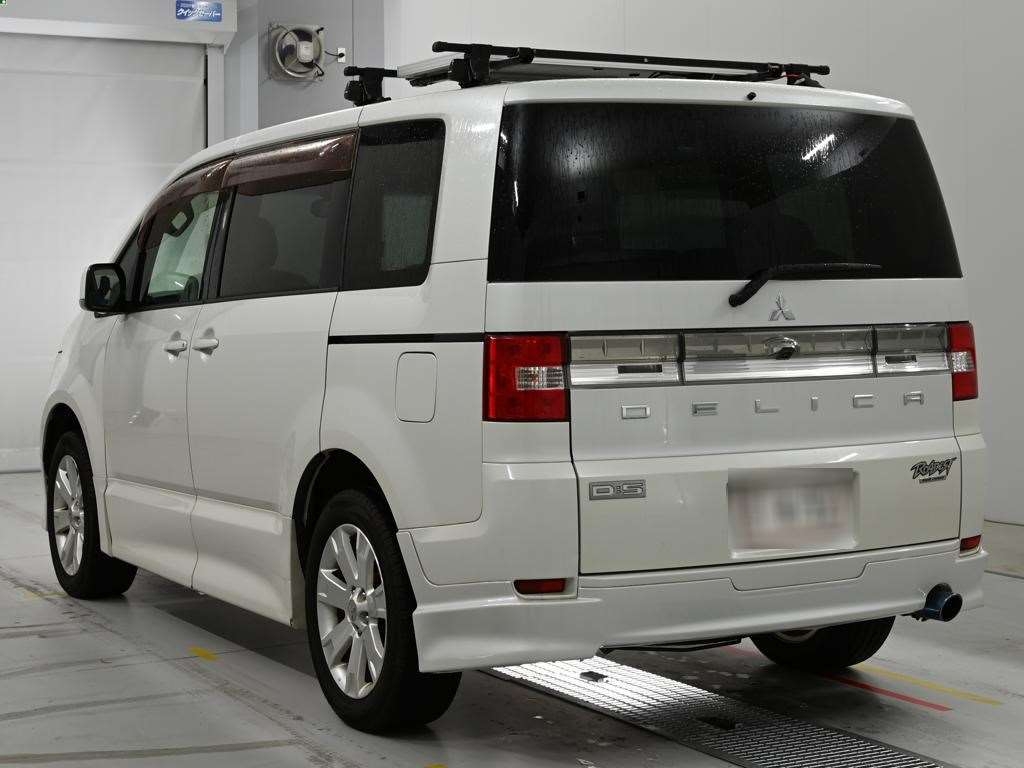 MITSUBISHI DELICA D:5