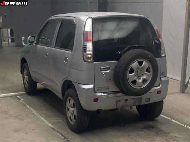 DAIHATSU TERIOS KID