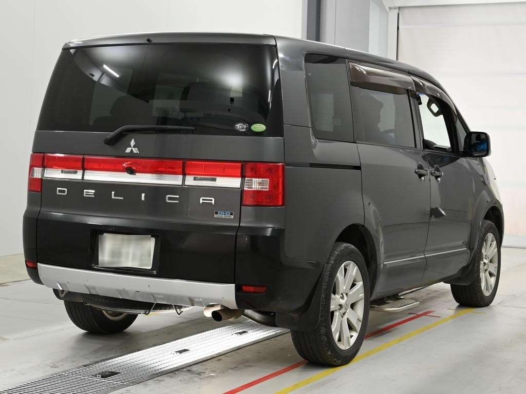 MITSUBISHI DELICA D:5